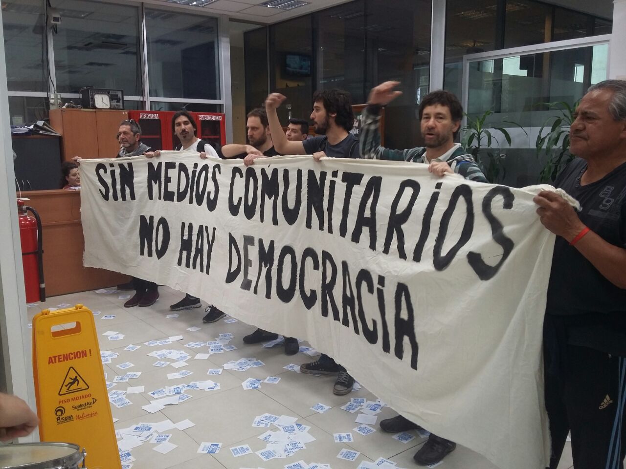 Los medios comunitarios se movilizan al Enacom