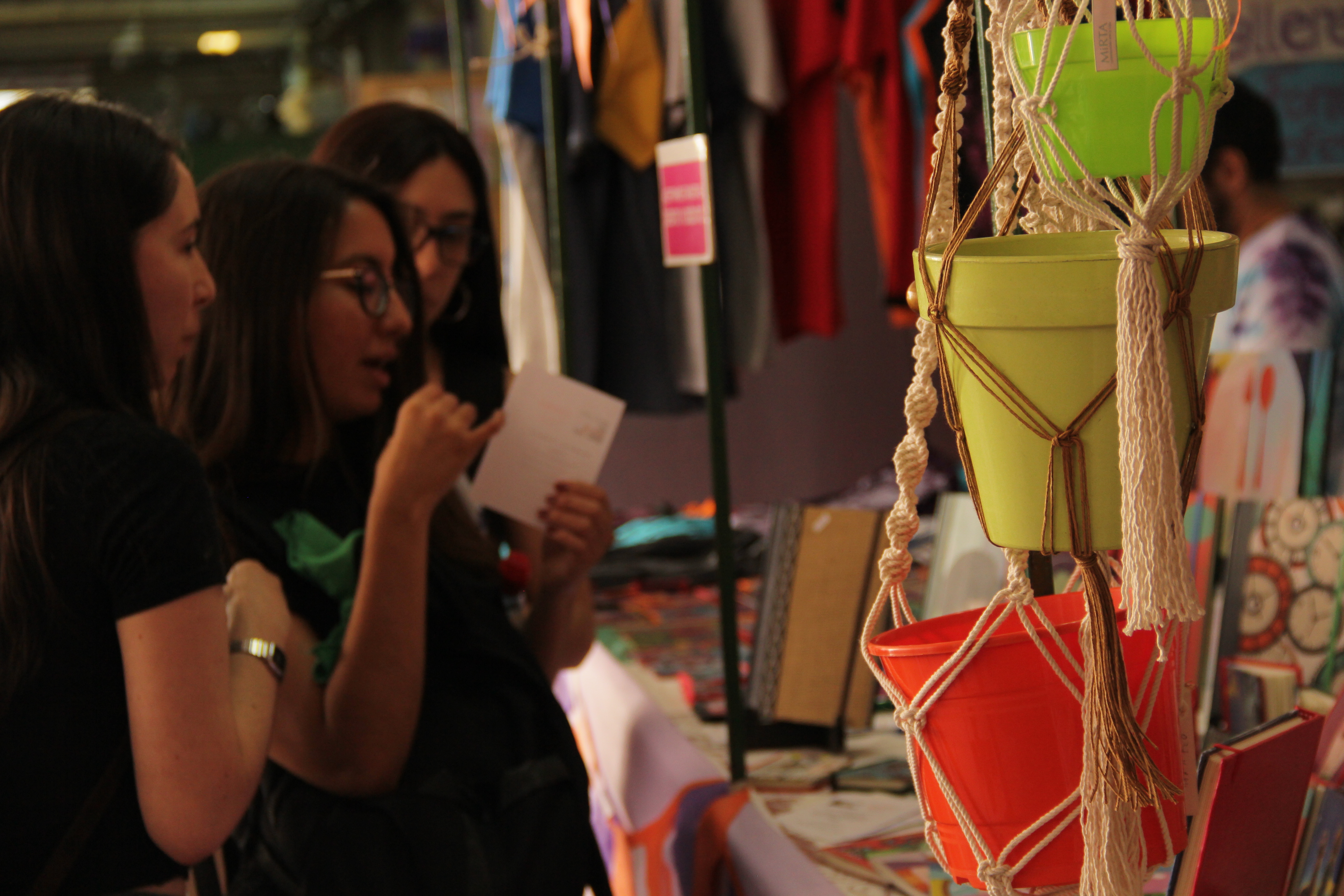 Se realizó la feria de organizaciones y productores de la economía social en la UBA
