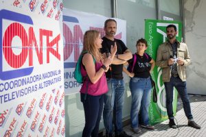 Medios comunitarios reclaman libertad de expresión en Clarín