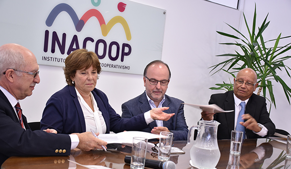 Firman acuerdo entre cooperativas argentinas y uruguayas