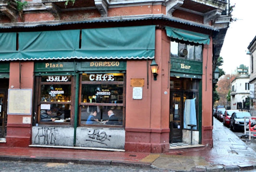 Bar notable en peligro por lockout patronal