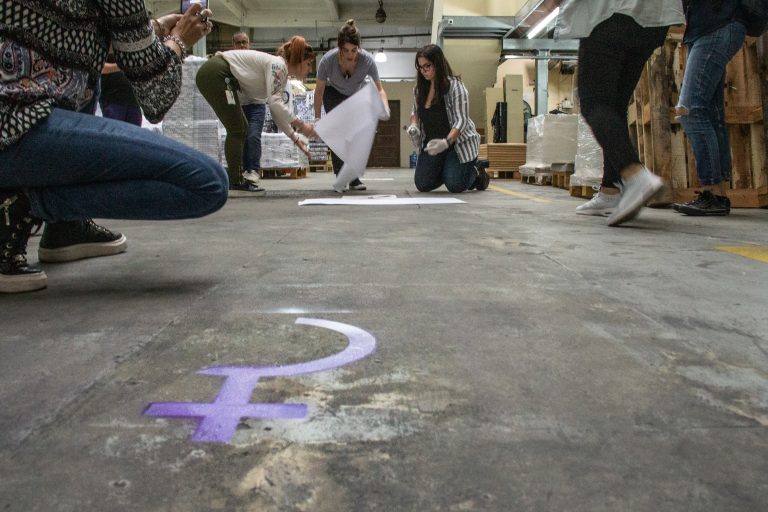 "Paren de matarnos", la intervención de mujeres de una empresa recuperada