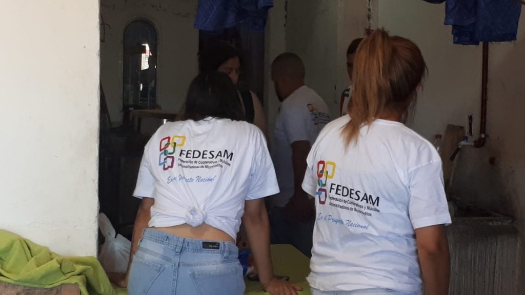 Lanzan campaña solidaria para navidad