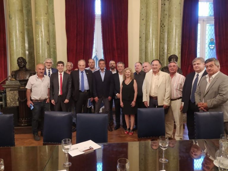 Referentes cooperativos y mutuales se reunieron con Massa