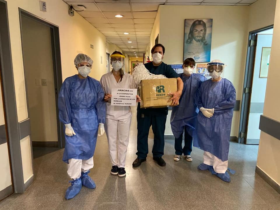Costureros autogestionados de la UTEP donaron material sanitario para el Hospital Durand
