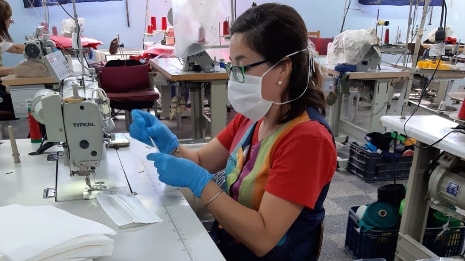 Empresa recuperada planea realizar textiles con material anti Covid