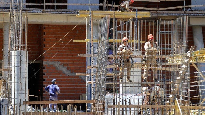 Proyectan que cada punto del PBI invertido en construcción genera 270 mil puestos de trabajo