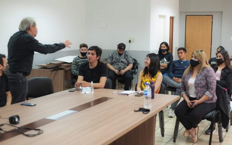CAM promueve una agenda por el empleo jóven