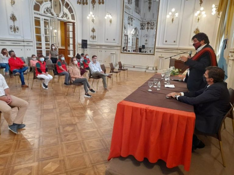 Salta: Cooperativas textiles mejoran la producción a partir de un escáner corporal 3D
