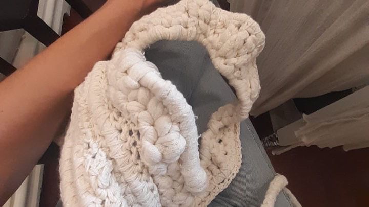 Maria Becerra lució un vestido diseñado por una cooperativa chaqueña en los Grammy 2022
