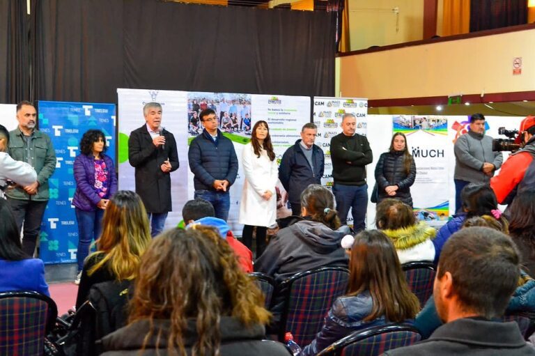 Chubut: entrega de microcréditos para doce emprendimientos asociativos