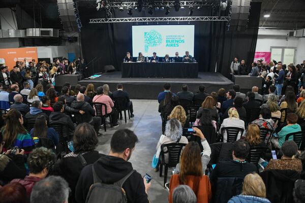 Kicillof encabezó el lanzamiento del Foro Provincial de Cooperativas en Marcha: "Vamos a trabajar para que el movimiento crezca"