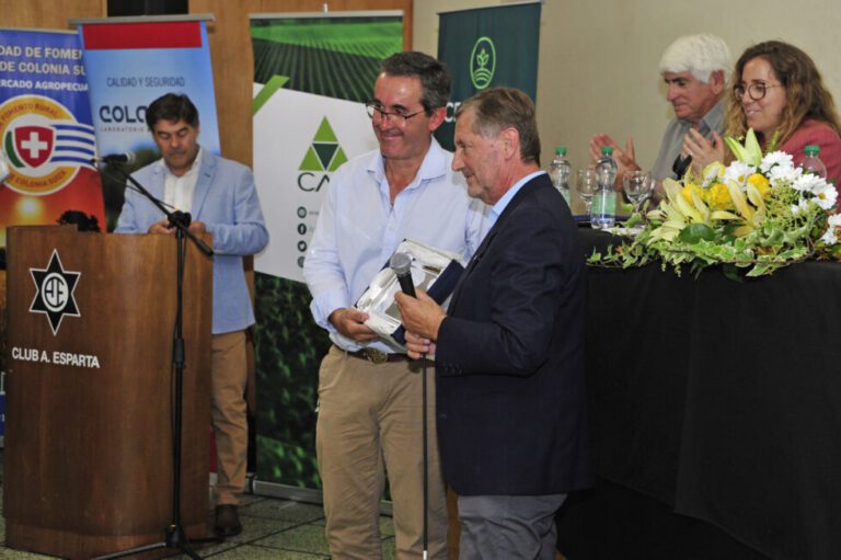 El presidente de Coninagro Elbio Laucirica y Luis Lacalle Pou, juntos en Uruguay