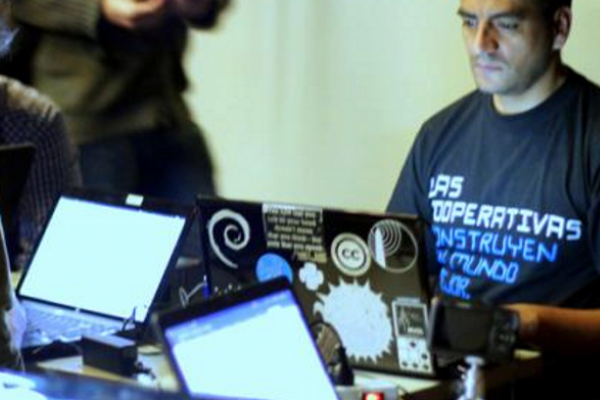 El Gobierno busca crear una empresa estatal de software: la opinión de las cooperativas de tecnología
