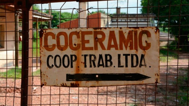Del vaciamiento a la tragedia: un trabajador de Coceramic se suicidó en la emblemática fábrica