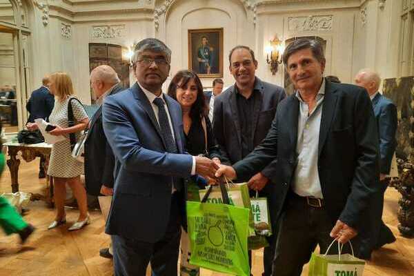 Del fútbol al mate: "Bangladesh va a ser una alternativa muy importante para la exportación de yerba"