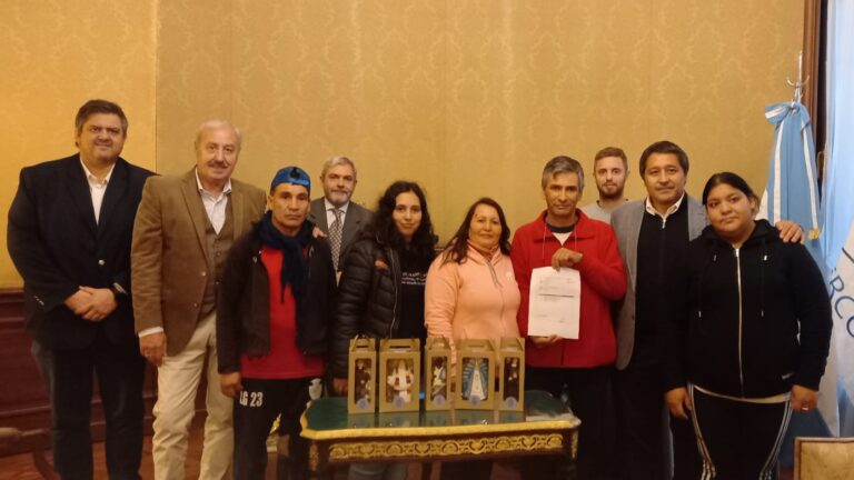 La historia de las figuras de santos populares que llegaron al Vaticano desde el trabajo de las cooperativas