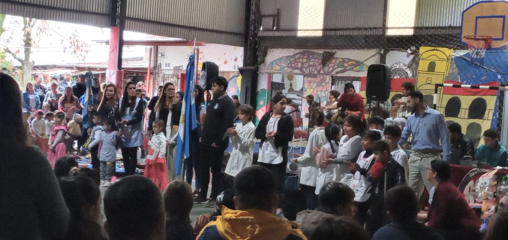 25 de Mayo en Creciendo Juntos: "No hay democracia, sin independencia económica"