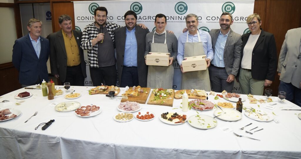 Coninagro presentó productos de la federación de cooperativas ganaderas Uncoga - Sodecar, que genera 7000 empleos