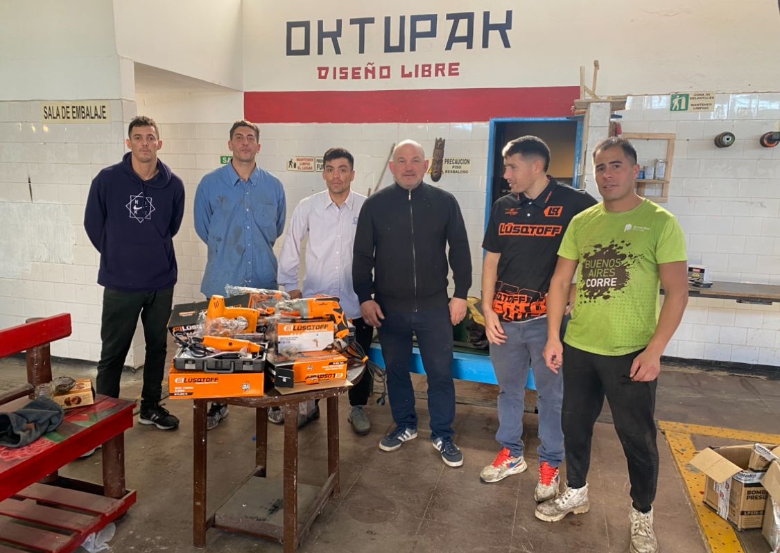 La cooperativa de presos de la cárcel de Batán, Oktupak, hizo un convenio inédito con la empresa Lüsqtoff