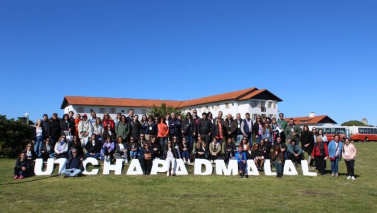 El golpe del DNU de Milei para el turismo cooperativo y mutual: "esperamos una fuerte caída"