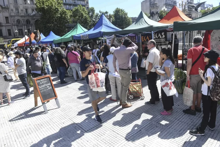 "Alimentazo" en Congreso: se vendieron más de 80 mil kilos de carne en una nueva feria con precios populares