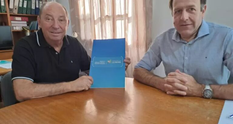 La Pampa impulsa la producción de agua envasada de una cooperativa en Doblas