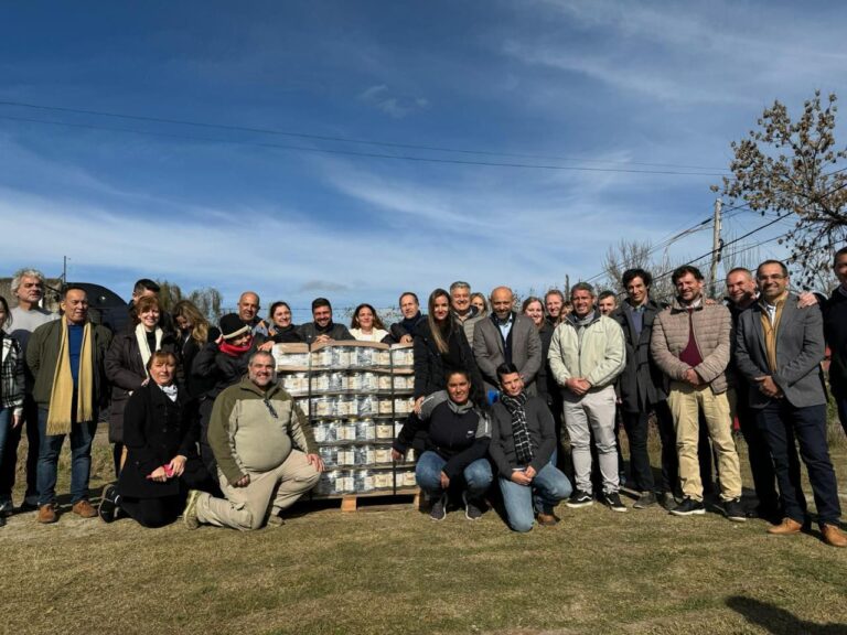 Cooperativas de Córdoba y Santa Fe lograron la primera exportación de 22 mil kilos de miel a EEUU