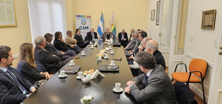 Con la presencia de Marcelo Collomb, se reunió la Mesa de Ayuda Económica de CAM