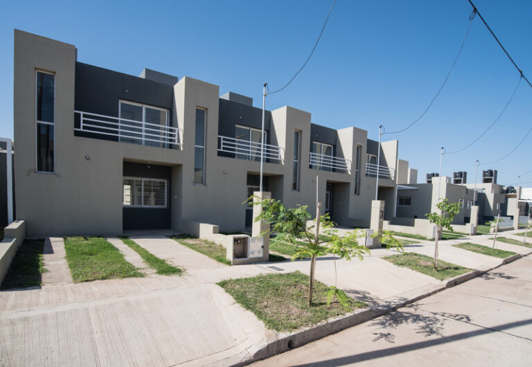 El proyecto que busca facilitar el acceso a la vivienda a través de cooperativas y mutuales
