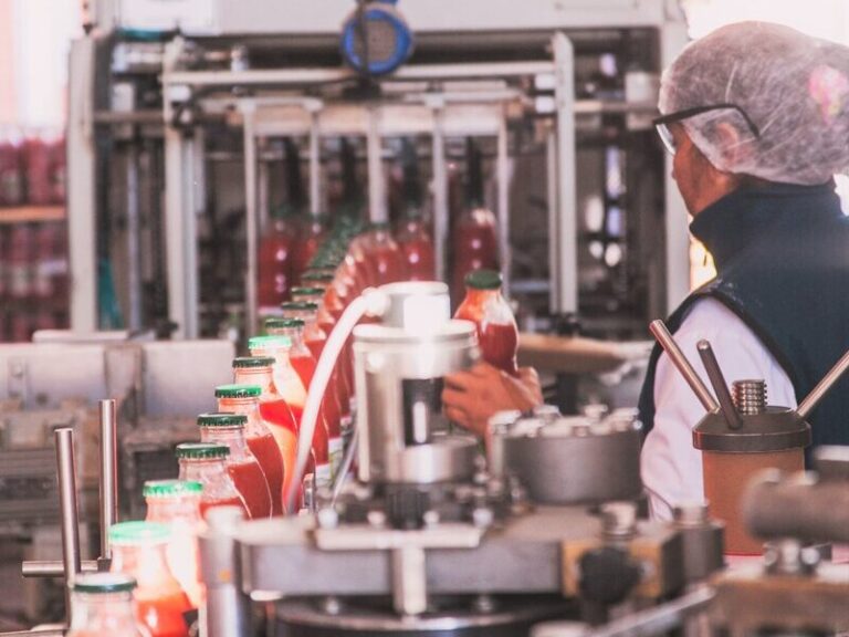 El Grupo Lara crece y lanza al mercado 3 millones de unidades de tomate triturado