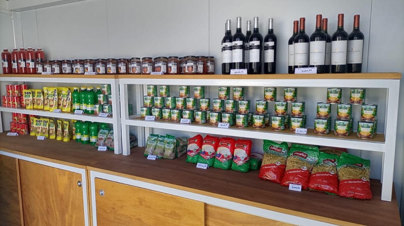 Despensa UNR: productos cooperativos en el nuevo almacén de La Siberia