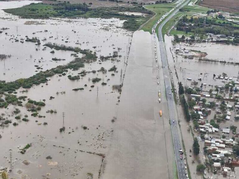 Inundaciones en Zárate: el trabajo de la Cooperativa Eléctrica para prevenir muertes y reconectar a la ciudad
